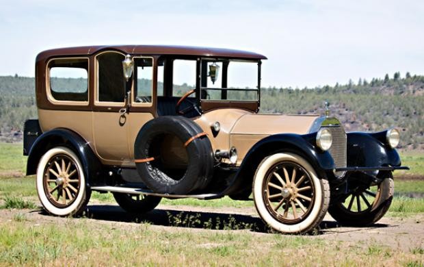 1915 Pierce-Arrow Model 48 Seven-Passenger Suburban