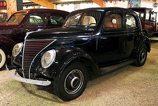 MatFord V8 â€“ berline 1940 type F 92 a nÂ° De SÃ©rie : 5087 puiSSAnCe F