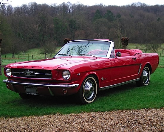 FORD Mustang cabriolet 1964 dit 64 Â½  NÂ° de sÃ©rie : #5F08D253915 Mot