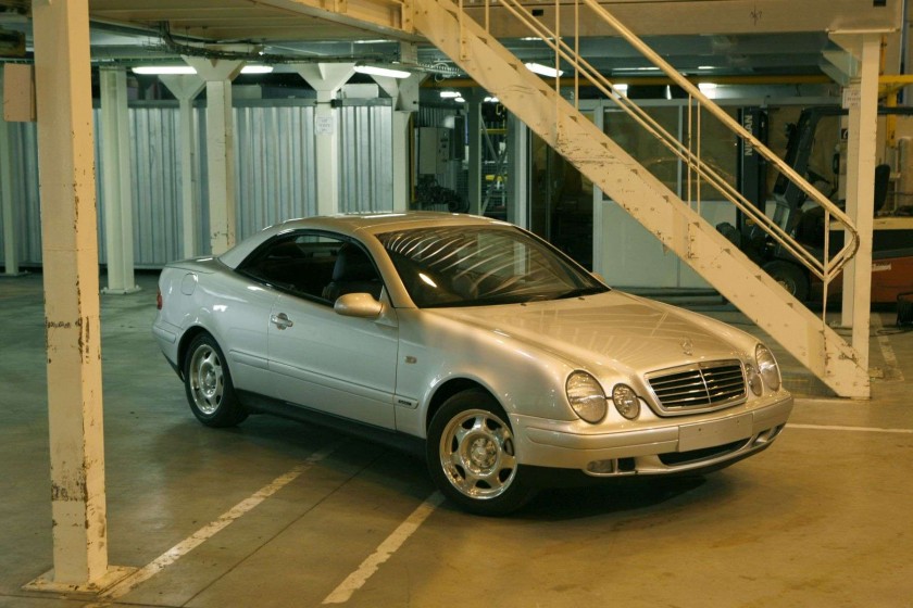 2002 MERCEDES BENZ CLK RETRACTOP 10 no reserve