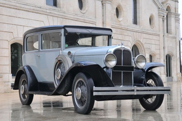 1930 PONTIAC BIG SIX COACH