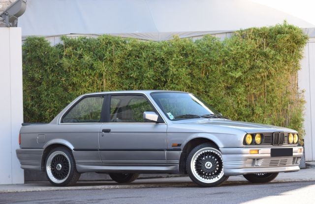 1987 BMW 320i (E30) Pack carrosserie M