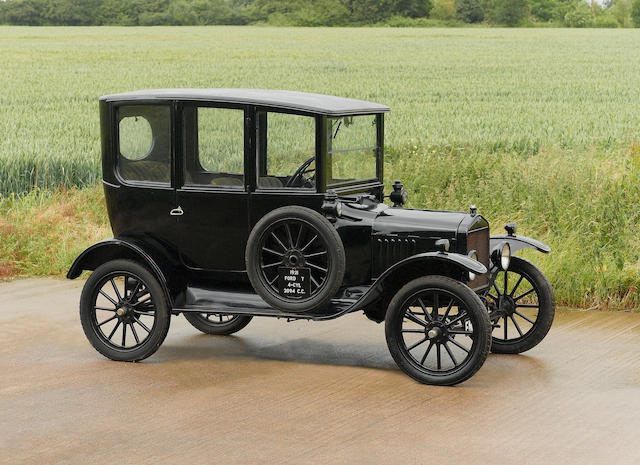 1920 Ford Model T Center Door Sedan