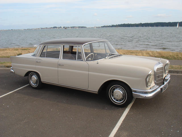 1964 Mercedes-Benz 220SEb ‘Fintail’ Saloon