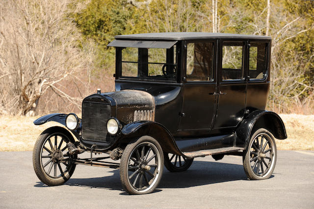 1924 Ford Model T Fordor Sedan