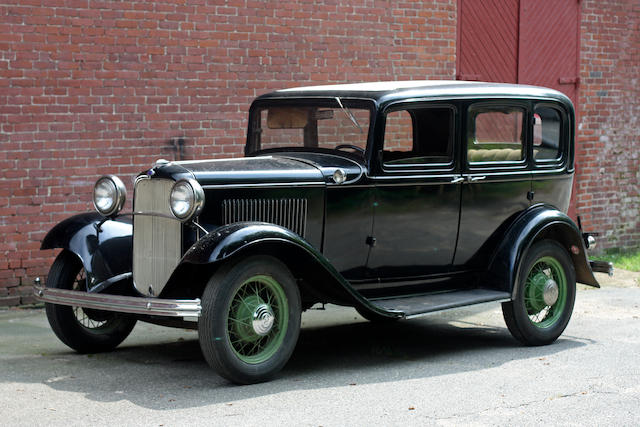 1932 Ford Model 18 Deluxe Fordor Sedan
