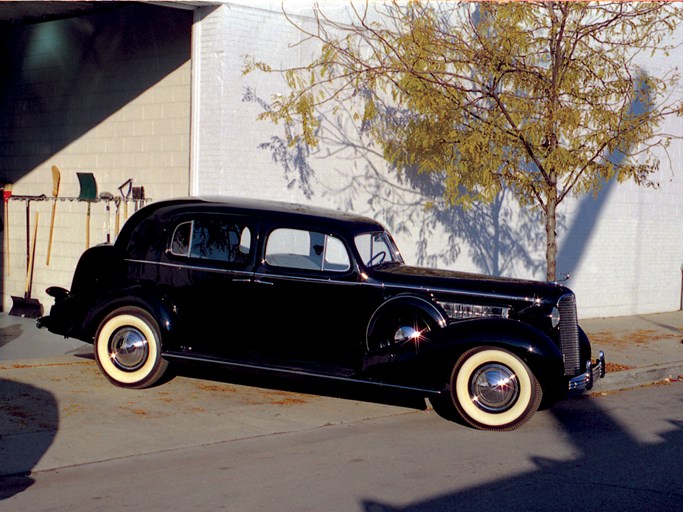 1936 Cadillac Series 75 5P Town Sedan