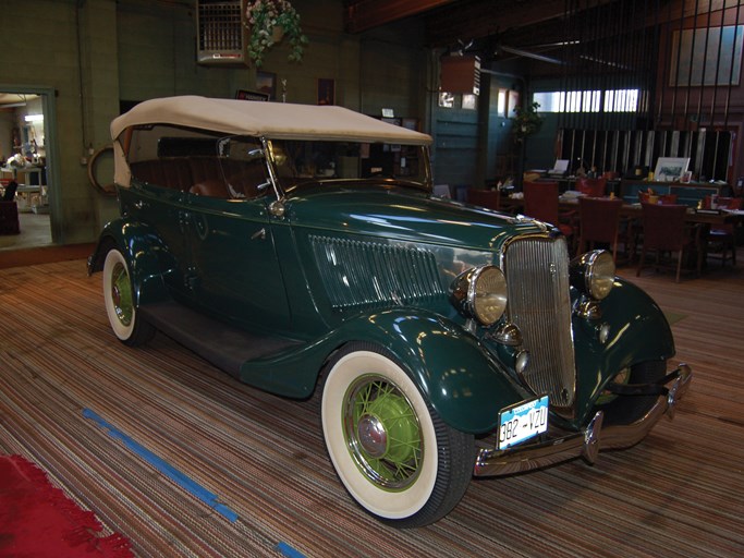 1933 Ford Deluxe Phaeton