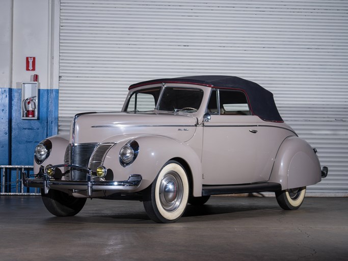 1940 Ford V-8 DeLuxe Convertible