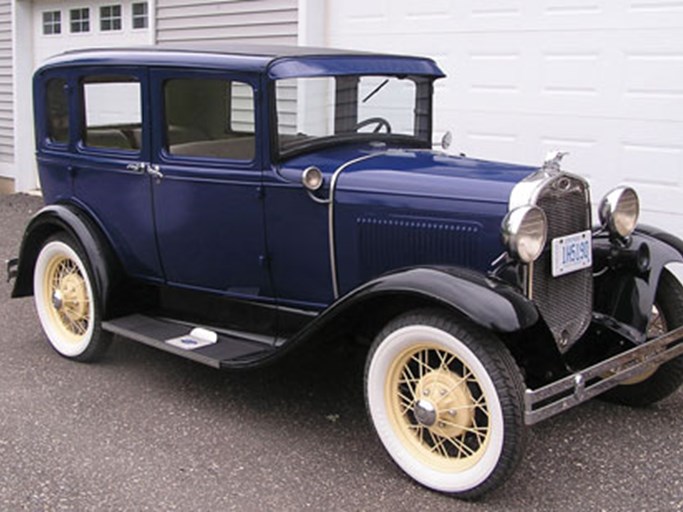 1930 Ford Model A Sedan 4D