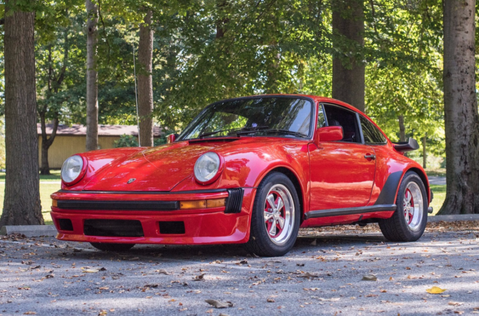 Modified 1977 Porsche 911S