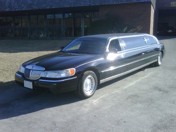 2001 Lincoln Krystal Coach 8 Passenger limousine