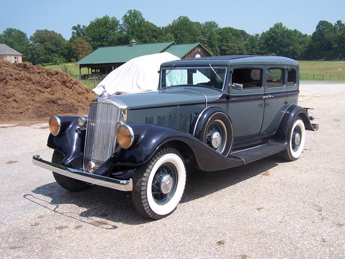 1933 Pierce-Arrow 5-Passenger Sedan