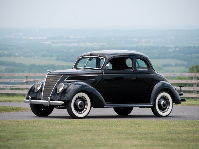 1937 Ford V-8 DeLuxe Club Coupe