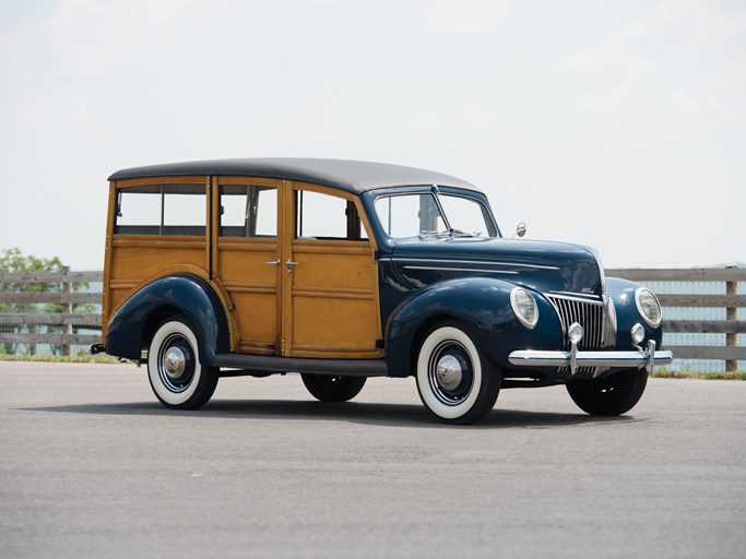 1939 Ford V-8 DeLuxe Station Wagon