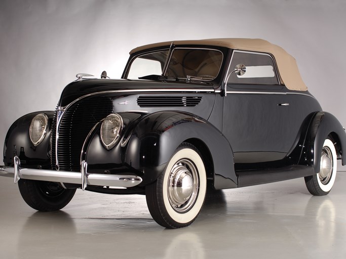 1938 Ford V-8 DeLuxe Club Cabriolet