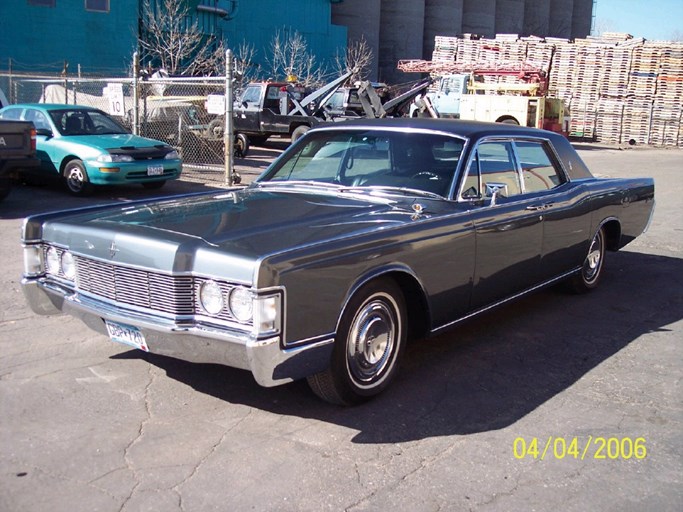1968 Lincoln Continental 4D