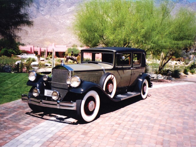 1930 Pierce-Arrow Model B Sedan
