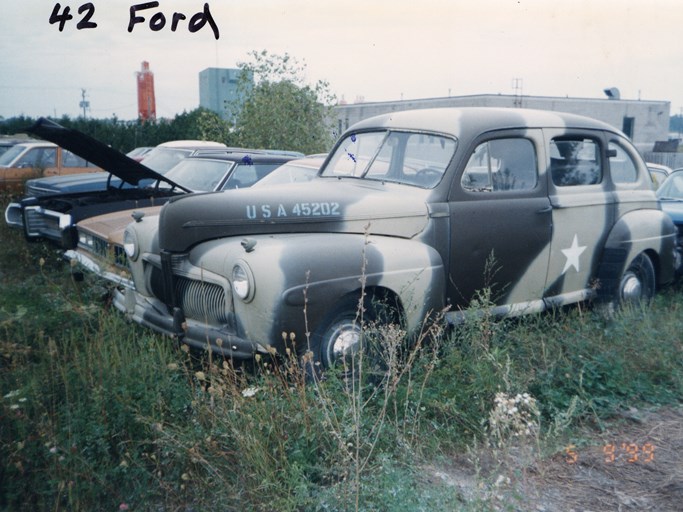 1942 Ford Sedan