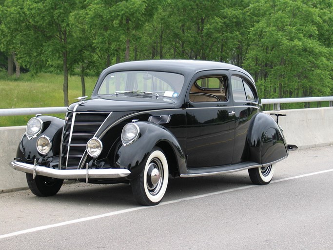 1937 Lincoln Zephyr Coupe