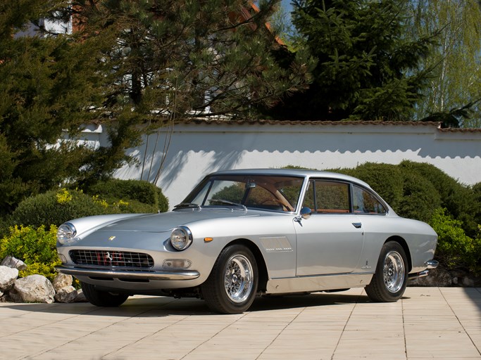 1965 Ferrari 330 GT 2+2 by Pininfarina