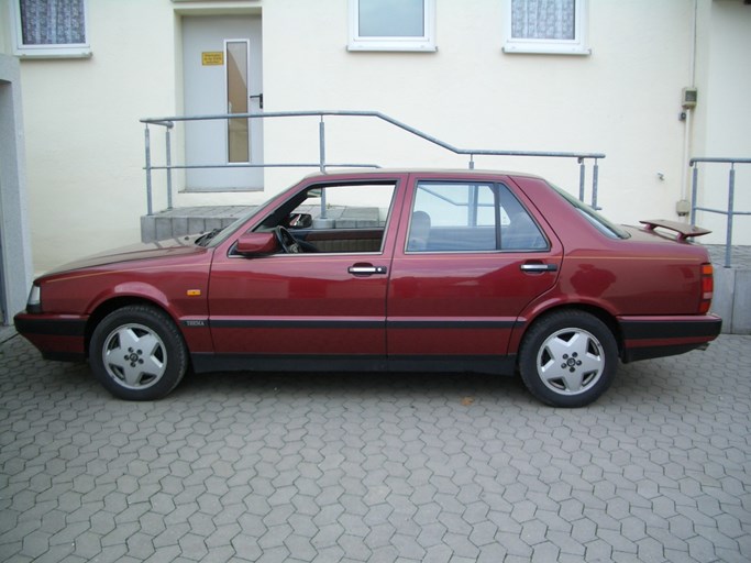 1989 Lancia Thema 8.32 Sedan