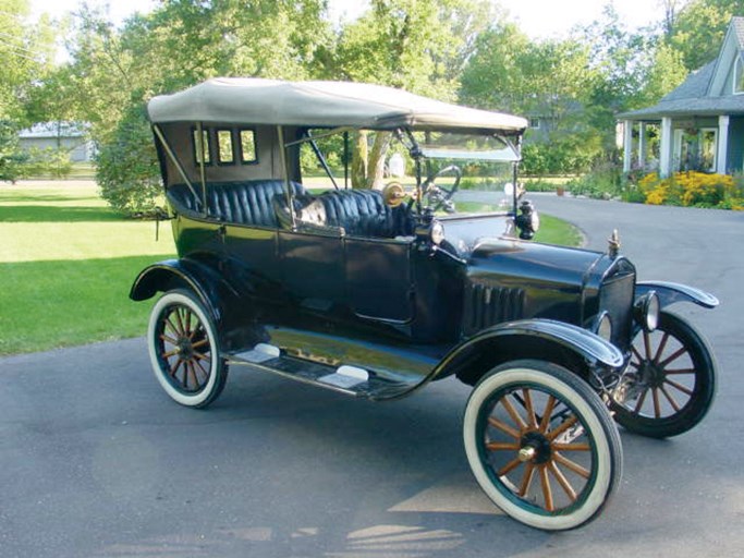 1922 Ford Model T Touring 3-Door