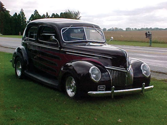 1939 Ford Deluxe 2D