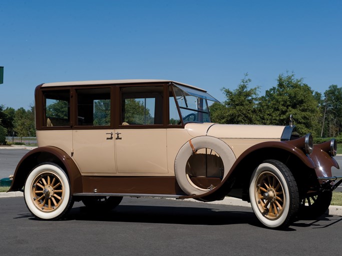 1922 Pierce-Arrow Model 33 Sedan