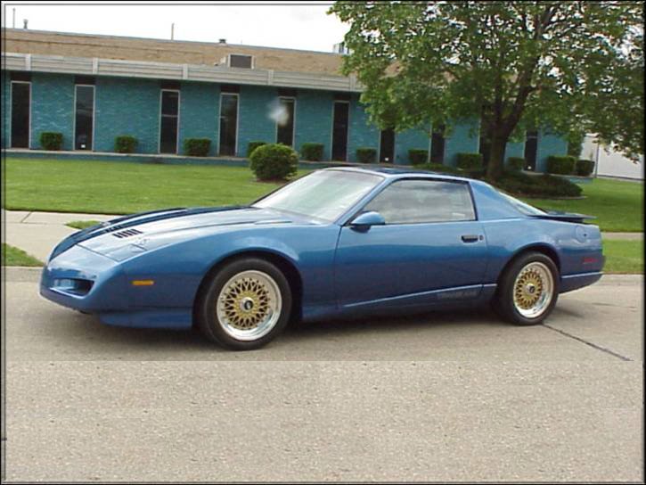 1991 PONTIAC FIREBIRD TRANS AM TWIN-TURBO COUPE