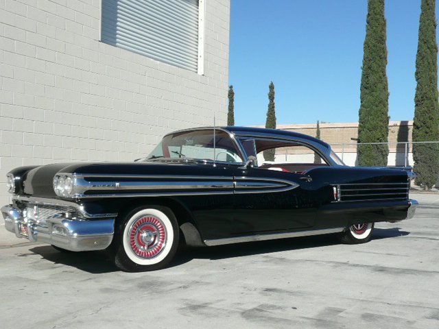 1958 OLDSMOBILE SUPER 88 HOLIDAY COUPE