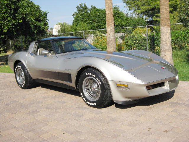 1982 CHEVROLET CORVETTE COUPE