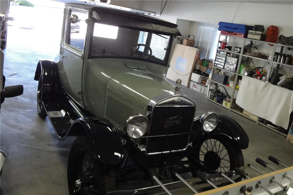 1927 FORD MODEL T COUPE