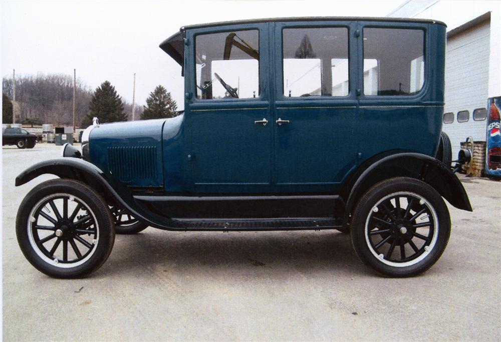 1926 FORD MODEL T 4 DOOR SEDAN