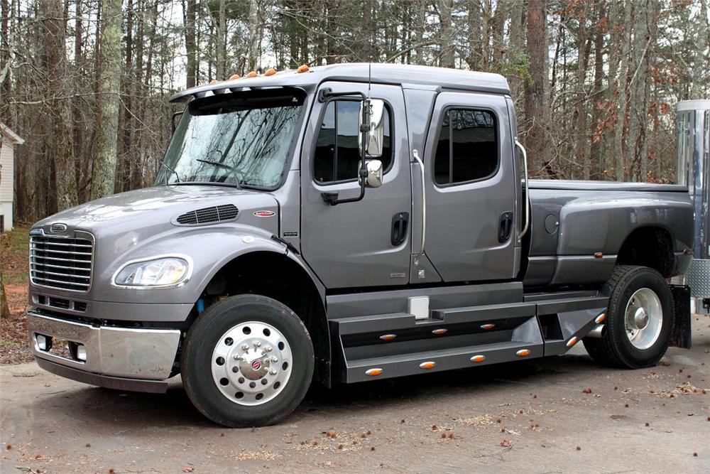 2006 FREIGHTLINER SPORT CHASSIS P2 TRUCK