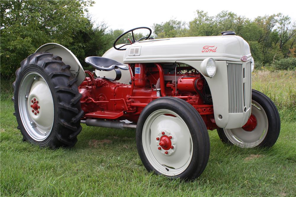 1948 FORD 8N TRACTOR