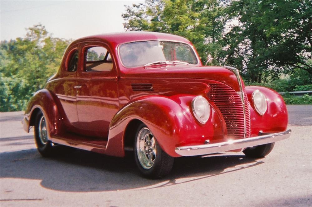 1939 FORD CUSTOM BUSINESS COUPE