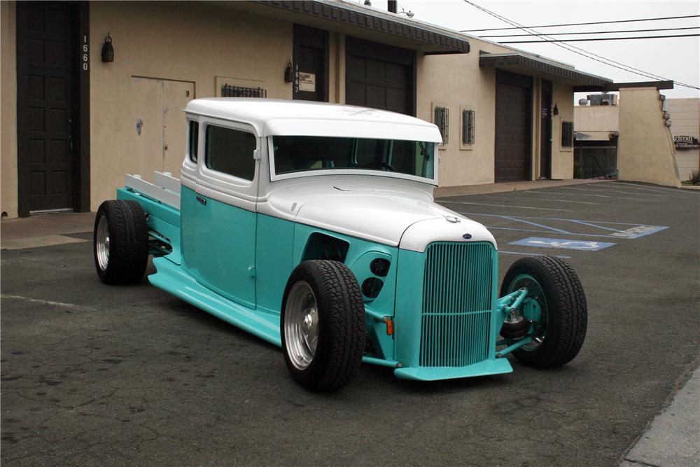 1933 FORD CUSTOM PICKUP