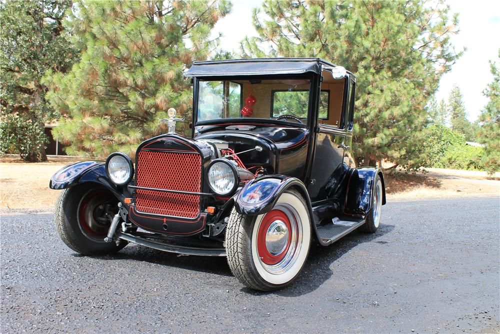 1927 FORD MODEL T 2 DOOR COUPE