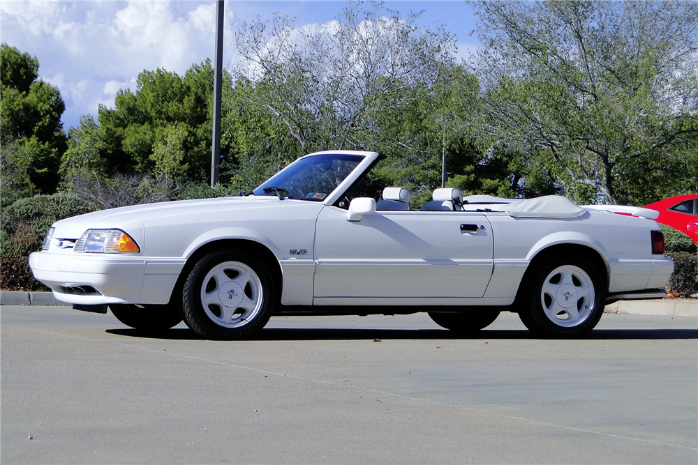 1993 FORD MUSTANG CONVERTIBLE