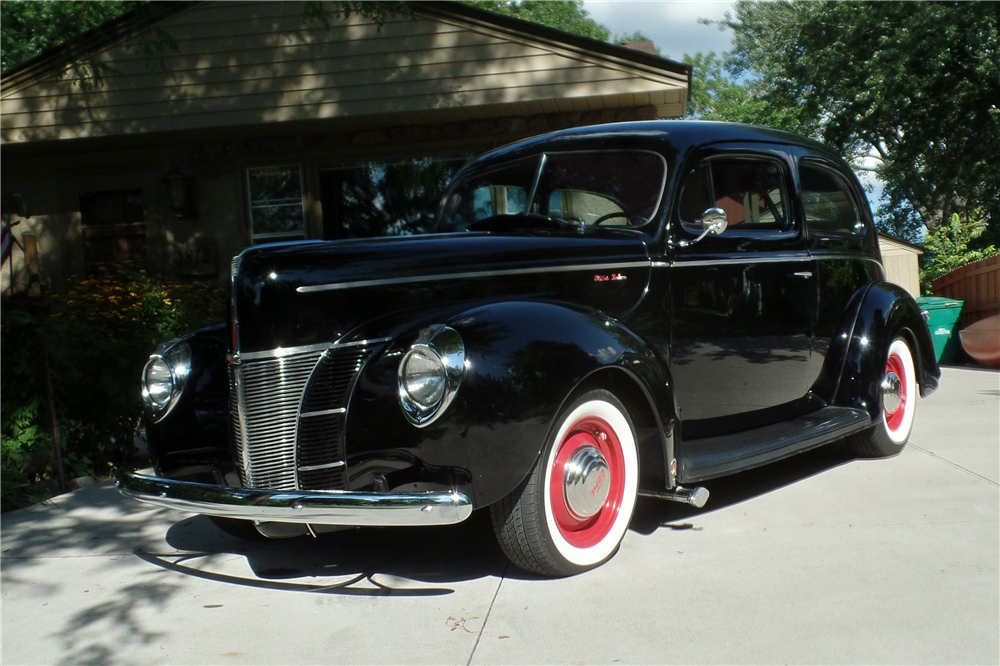 1940 FORD SUPER DELUXE 