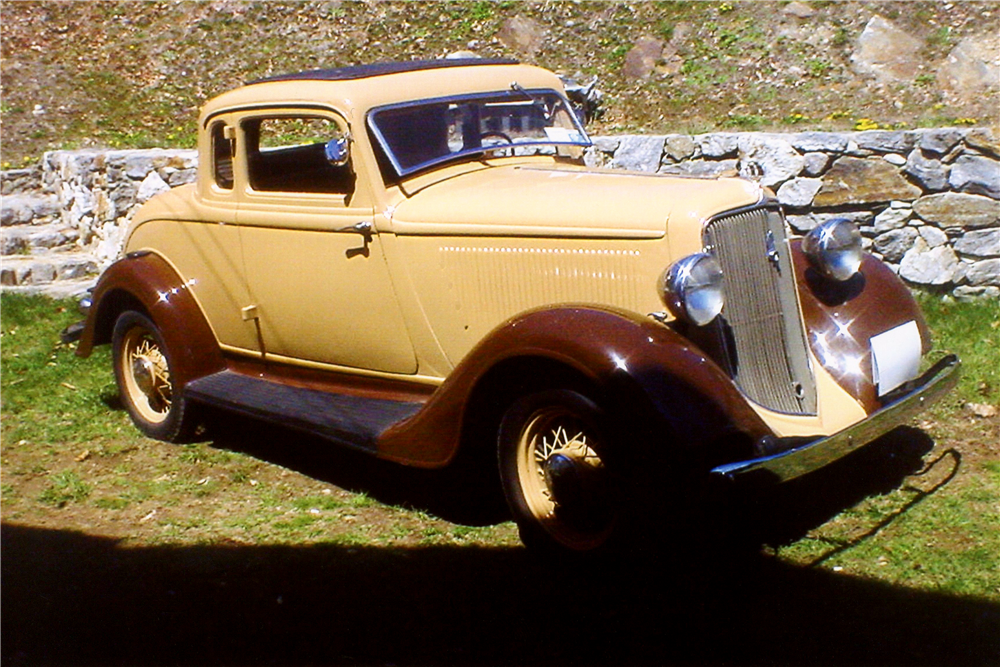 1934 PLYMOUTH 5-WINDOW COUPE