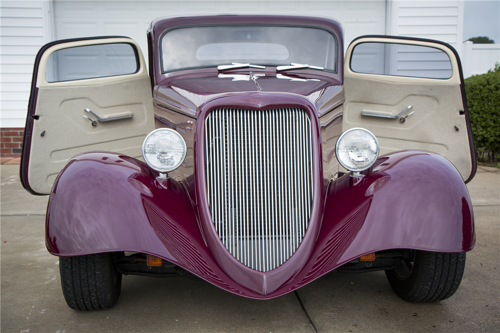 1934 FORD 3-WINDOW COUPE