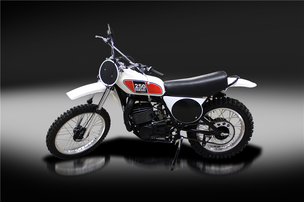 1975 YAMAHA MX250 DIRT BIKE