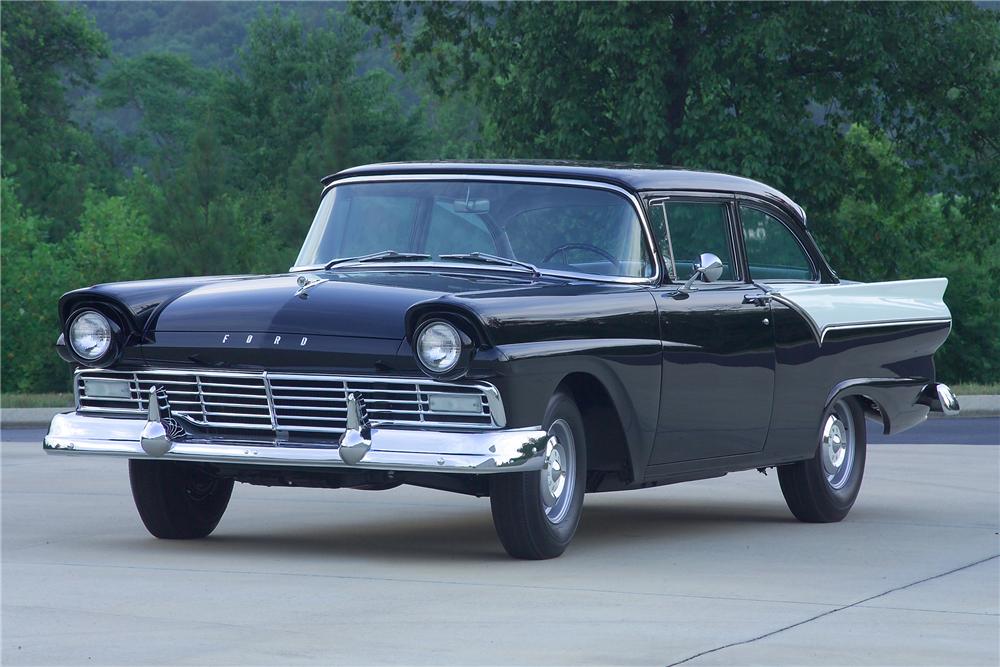 1957 FORD CUSTOM 2 DOOR HARDTOP