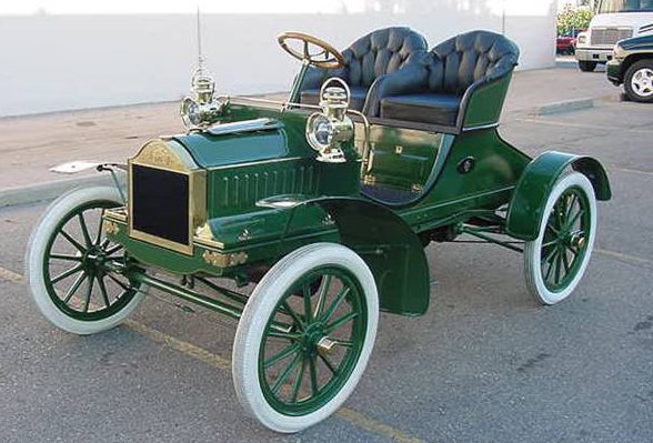 1904 OLDSMOBILE TOURING RUNABOUT