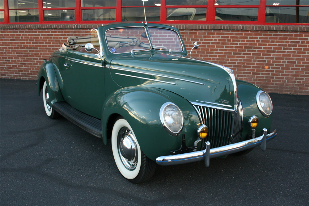 1939 FORD DELUXE CONVERTIBLE