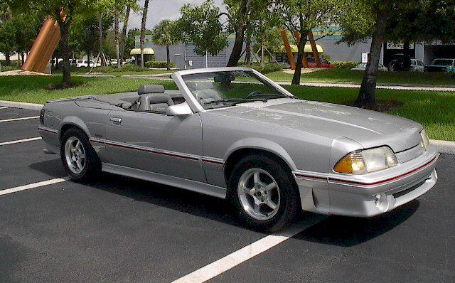 1987 FORD MUSTANG CONVERTIBLE