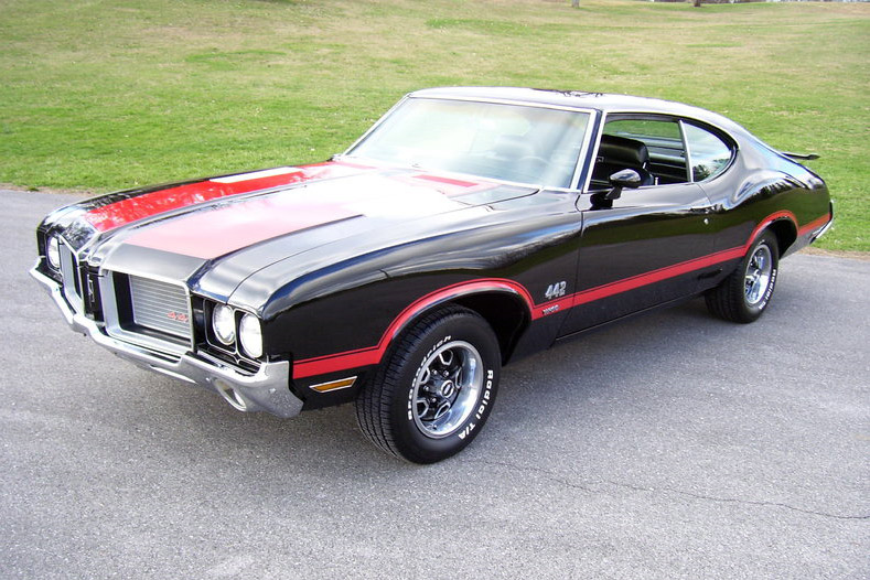 1972 OLDSMOBILE CUTLASS SPORTS COUPE