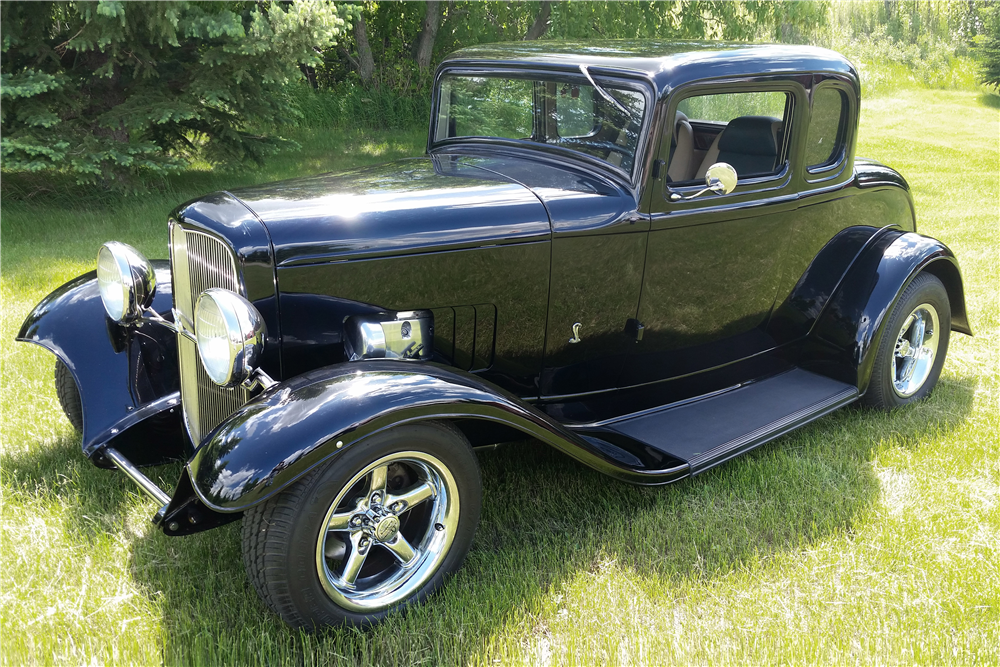 1932 FORD DELUXE 5-WINDOW COUPE